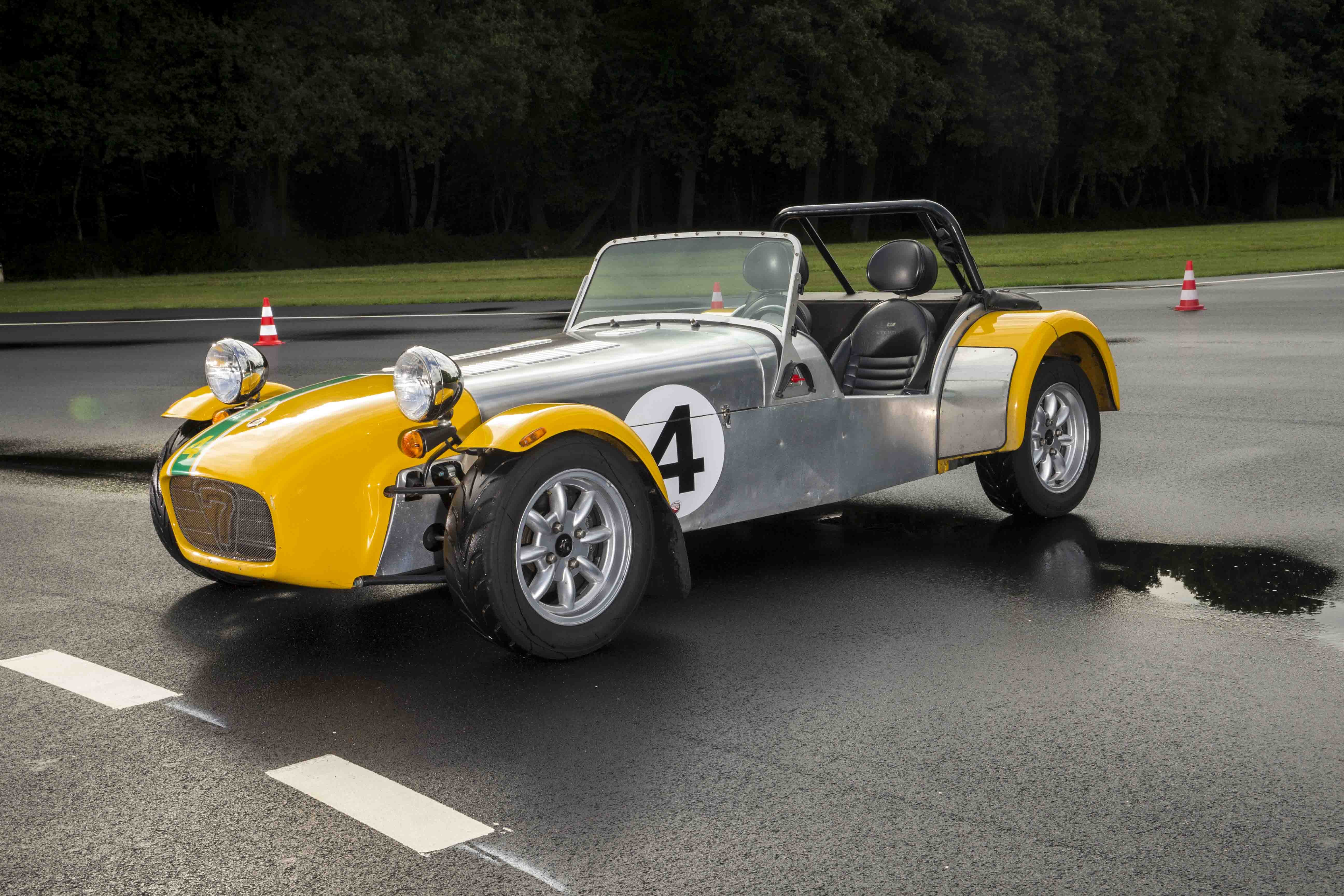 PILOTAGE CATERHAM & BAPTEME VITESSE