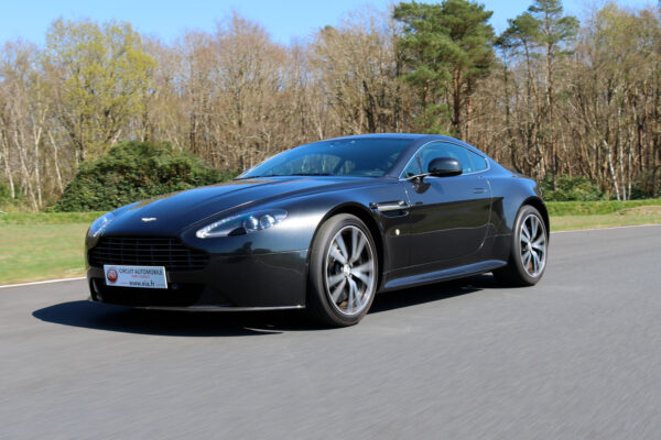 Aston Martin V8 Vantage (420ch) – Image 2