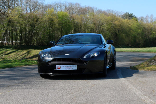 Aston Martin V8 Vantage (420ch) – Image 3